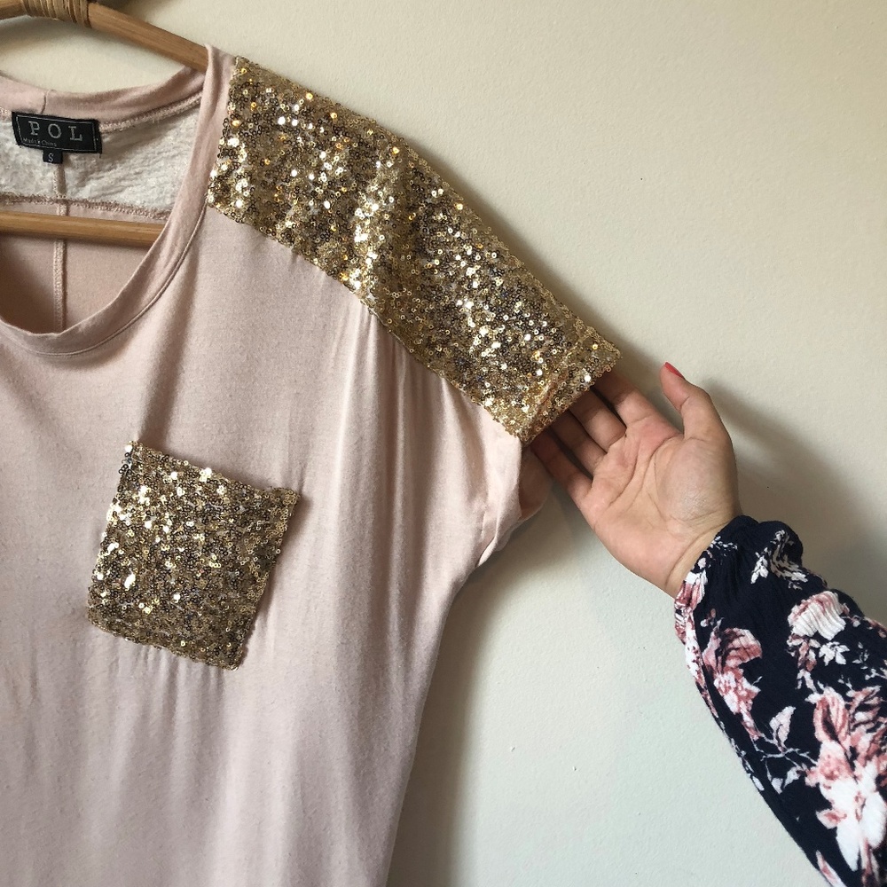 ❌SOLD POL Blush Pink & Gold Metallic Sequin Tee - Picture 3 of 8